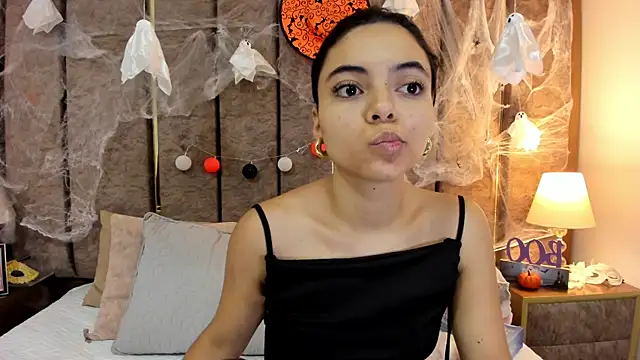 Snapshot of AriaBelles chatting on 11.01.25 AriaBelles online show from 11.01.25