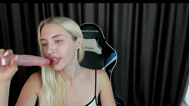 baby xoxo online show from 09.30.25