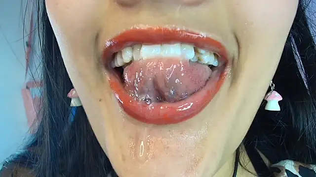 Snapshot of Hinata_21_ chatting on 10.16.25 Hinata 21  online show from 10.16.25