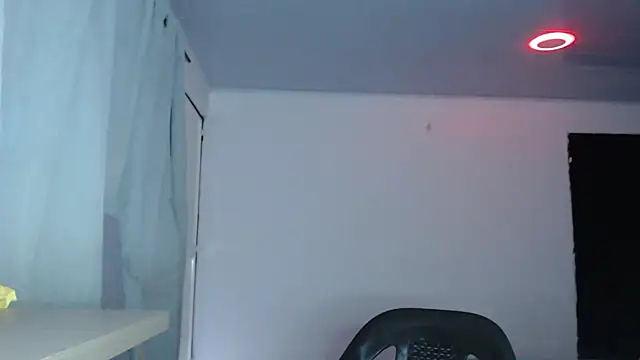 Snapshot of LittleCheerry69 chatting on 11.15.25 LittleCheerry69 online show from 11.15.25