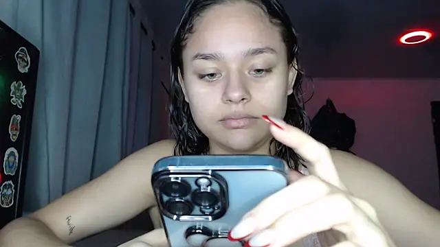 Snapshot of LittleCheerry69 chatting on 12.03.25 LittleCheerry69 online show from 12.03.25