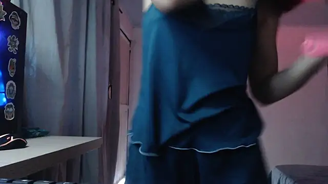 Snapshot of LittleCheerry69 chatting on 12.15.25 LittleCheerry69 online show from 12.15.25