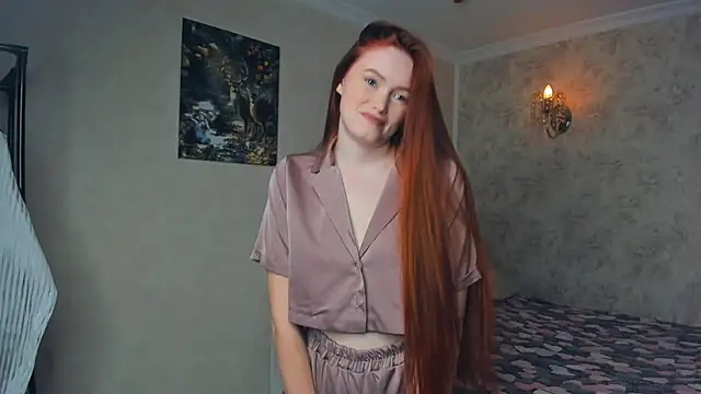 Snapshot of Red_FoxGirl chatting on 09.29.25 Red FoxGirl online show from 09.29.25