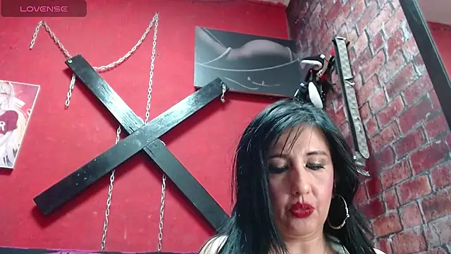 Hagata Ly online show from 10.05.25