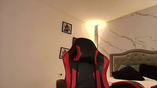 Snapshot of Nina_Rouge7 chatting on 11.30.25 Nina Rouge7 online show from 11.30.25