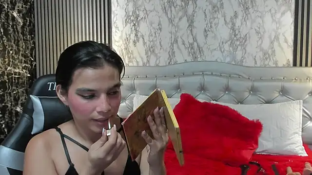 Snapshot of MaraBlake_ chatting on 12.21.25 MaraBlake online show from 12.21.25