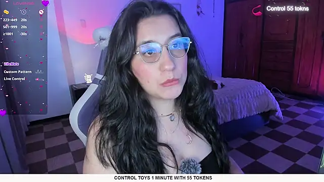 Snapshot of tellmemaddie chatting on 05.27.26 tellmemaddie online show from 05.27.26