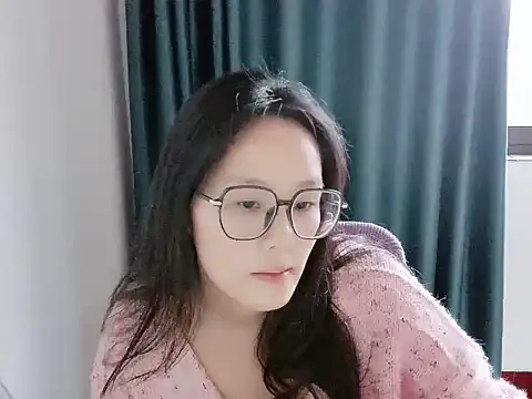 Snapshot of guai00 chatting on 09.25.25 guai00 online show from 09.25.25