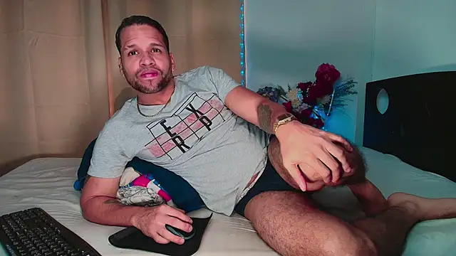 Snapshot of LucasGaeel chatting on 01.10.26 LucasGaeel online show from 01.10.26