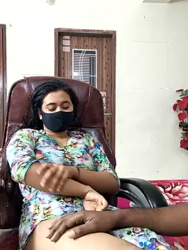 Snapshot of Love_Queen11 chatting on 02.10.26 Love Queen11 online show from 02.10.26