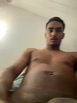 Snapshot of Aaroncornelius chatting on 03.17.26 Aaroncornelius online show from 03.17.26