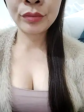 Snapshot of Girl_Shy2000 chatting on 11.23.25 Girl Shy2000 online show from 11.23.25