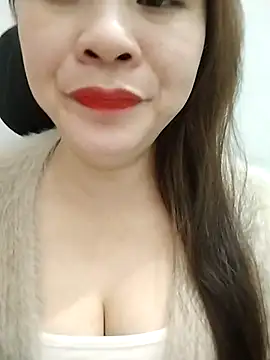 Snapshot of Girl_Shy2000 chatting on 12.15.25 Girl Shy2000 online show from 12.15.25