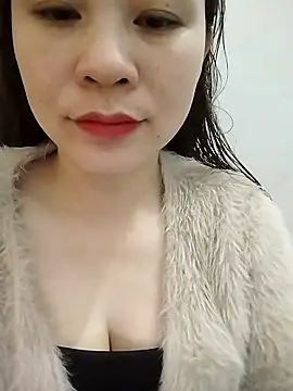 Snapshot of Girl_Shy2000 chatting on 12.17.25 Girl Shy2000 online show from 12.17.25