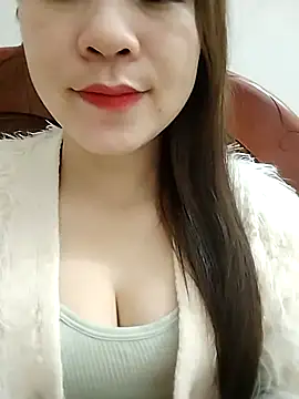 Snapshot of Girl_Shy2000 chatting on 12.18.25 Girl Shy2000 online show from 12.18.25