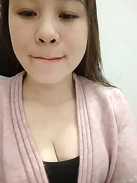 Snapshot of Girl_Shy2000 chatting on 12.23.25 Girl Shy2000 online show from 12.23.25