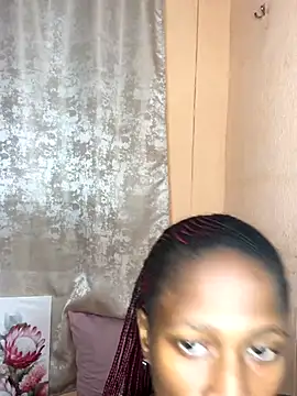 Caramel102004 online show from 11.05.25