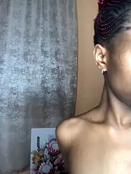 Caramel102004 online show from 11.17.25