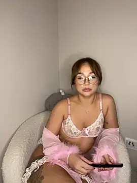 MissPixieRae online show from 10.12.25