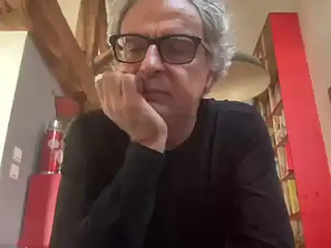 Snapshot of chtentation chatting on 10.04.25 chtentation online show from 10.04.25