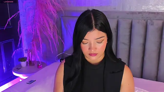 EmmaBlossom online show from 10.02.25