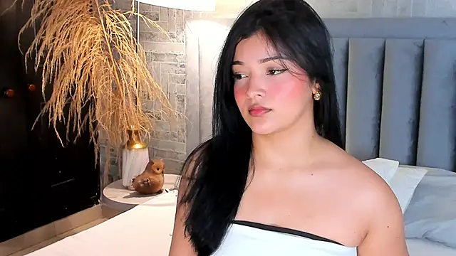 EmmaBlossom online show from 05.02.26