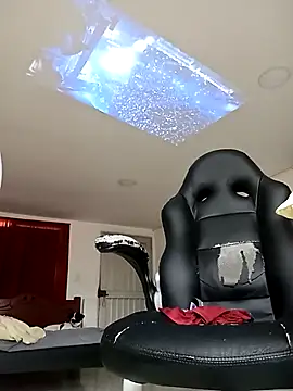 Pingasaboy20 online show from 11.25.25