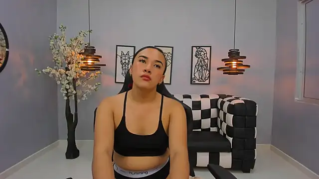 Kira Naughty online show from 09.28.25