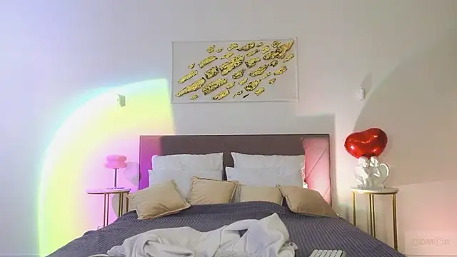 Nicole Broown  online show from 02.24.26