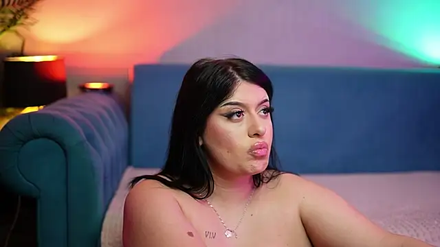 Snapshot of KarlaJai chatting on 10.29.25 KarlaJai online show from 10.29.25