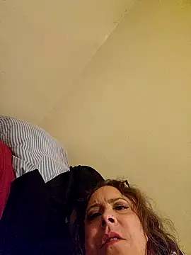 Queenbz1979 online show from 10.26.25