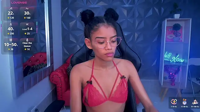 adisson petite1 online show from 11.28.25