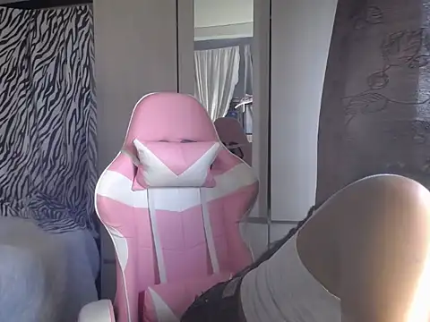 Snapshot of Nahomyyy chatting on 02.11.26 Nahomyyy online show from 02.11.26