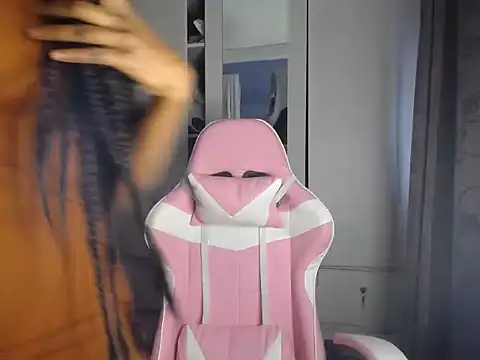 Snapshot of Nahomyyy chatting on 02.27.26 Nahomyyy online show from 02.27.26