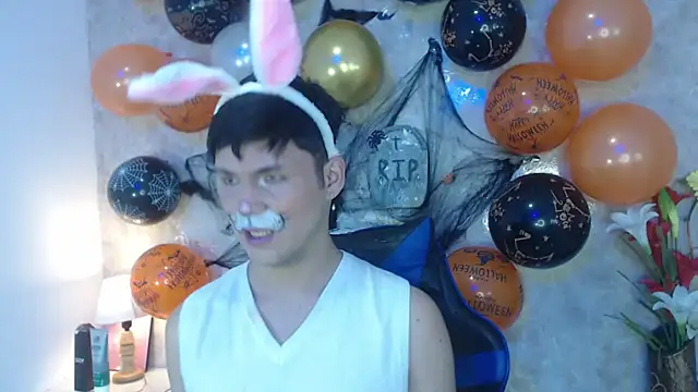 Snapshot of Aaron_Foxxx chatting on 10.25.25 Aaron Foxxx online show from 10.25.25