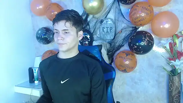 Snapshot of Aaron_Foxxx chatting on 10.26.25 Aaron Foxxx online show from 10.26.25