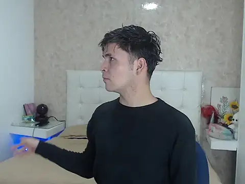 Snapshot of Aaron_Foxxx chatting on 12.18.25 Aaron Foxxx online show from 12.18.25