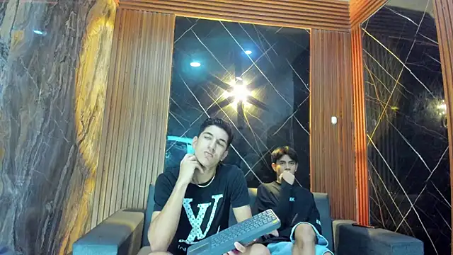 Snapshot of Stiben_boy chatting on 11.13.25 Stiben boy online show from 11.13.25