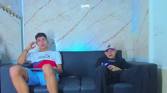 Snapshot of Stiben_boy chatting on 11.25.25 Stiben boy online show from 11.25.25