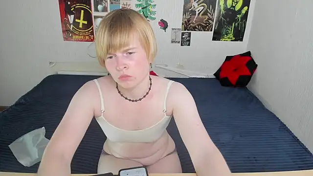 Cattie w  online show from 06.17.26