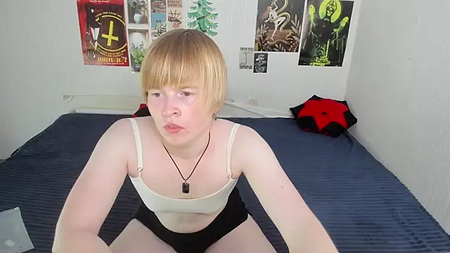 Cattie w  online show from 06.19.26