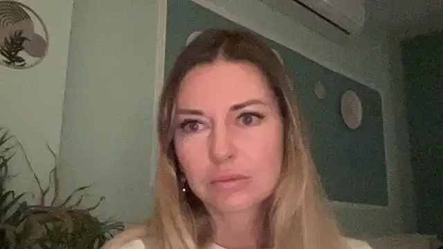 Snapshot of Alyressa chatting on 02.07.26 Alyressa online show from 02.07.26