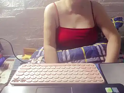 Snapshot of hyhy_99 chatting on 11.17.25 hyhy 99 online show from 11.17.25