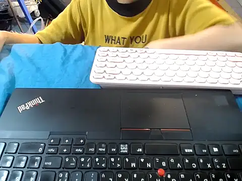 Snapshot of hyhy_99 chatting on 12.14.25 hyhy 99 online show from 12.14.25