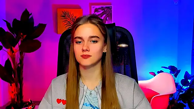 JuneWoods online show from 11.13.25