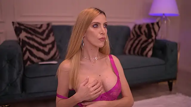 Snapshot of EllaBlake chatting on 03.04.26 EllaBlake online show from 03.04.26