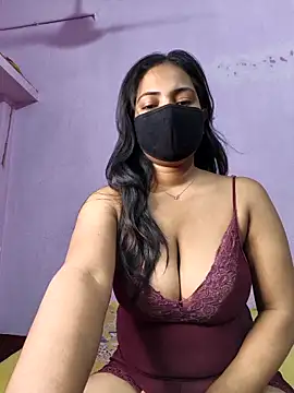 Queen Shanayaa online show from 10.16.25