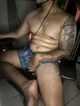 Snapshot of gtzmoreno chatting on 11.16.25 gtzmoreno online show from 11.16.25