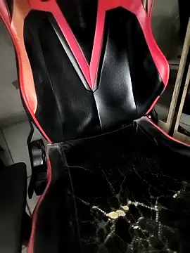 Snapshot of gtzmoreno chatting on 11.22.25 gtzmoreno online show from 11.22.25