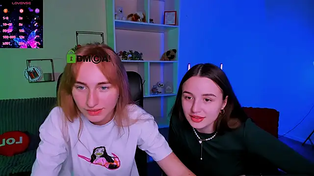 Snapshot of leslie_bird chatting on 10.15.25 leslie bird online show from 10.15.25